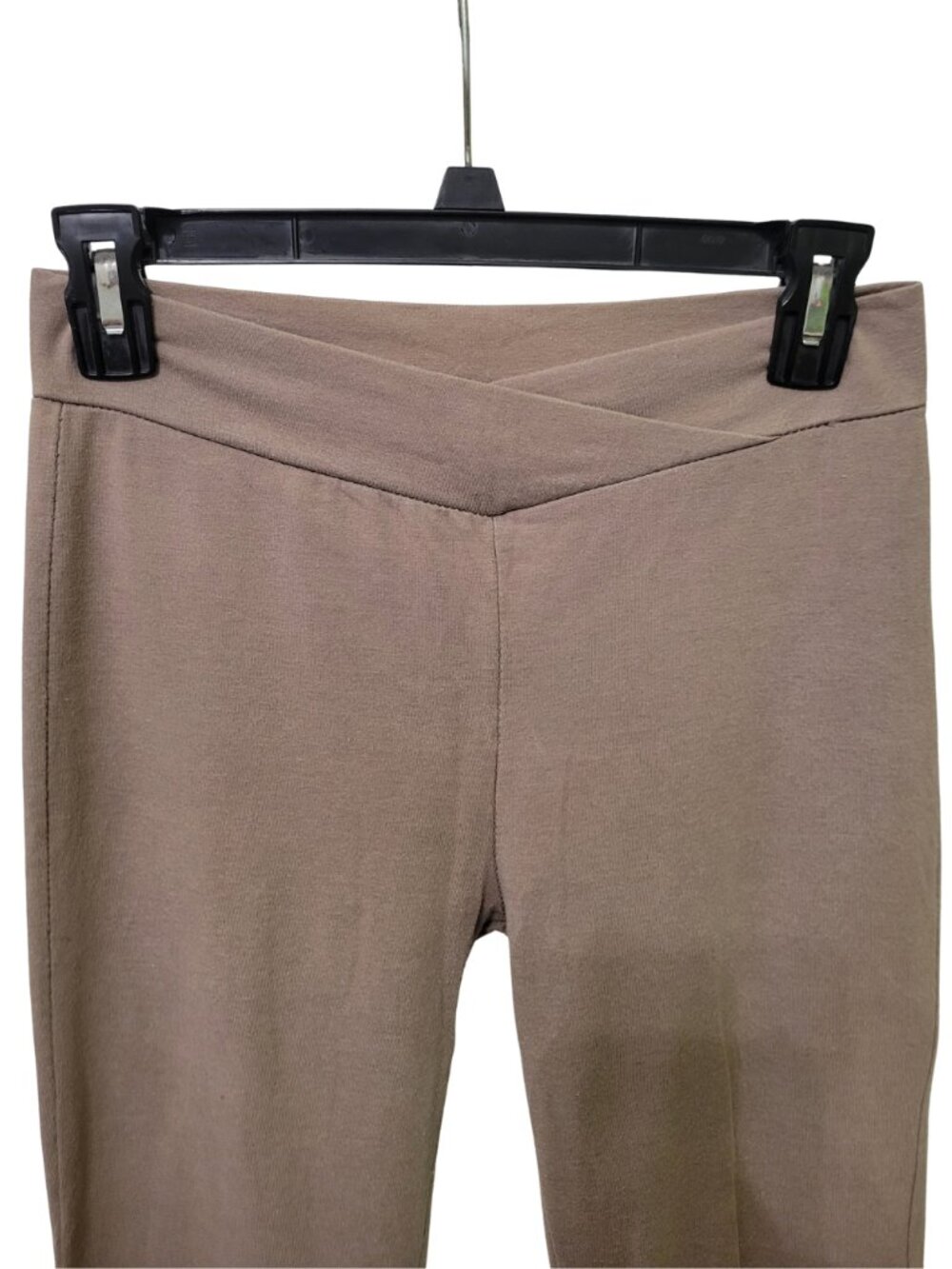 V-Waist Band Leggings | Medium